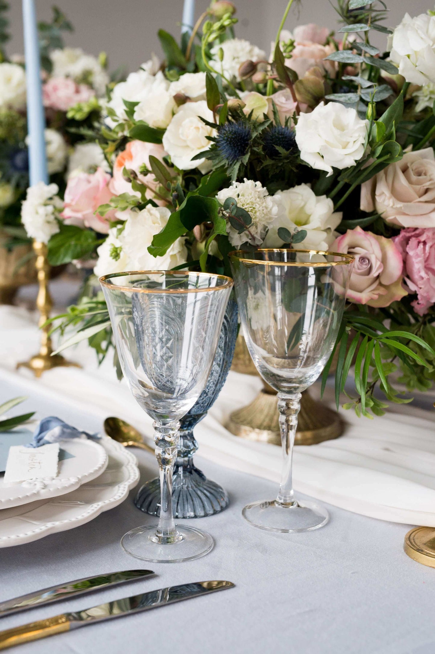 The Flower Nook a Toronto Florist using premium flowers that are professionally arranged, hand-delivered throughout Toronto and GTA