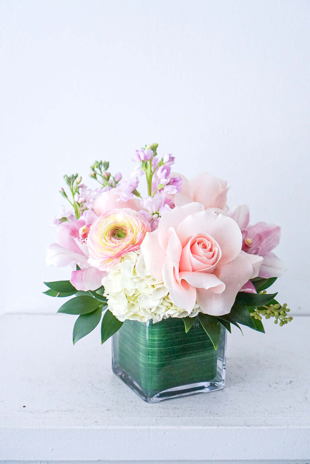 The Flower Nook a Toronto Florist using premium flowers that are professionally arranged, hand-delivered throughout Toronto and GTA