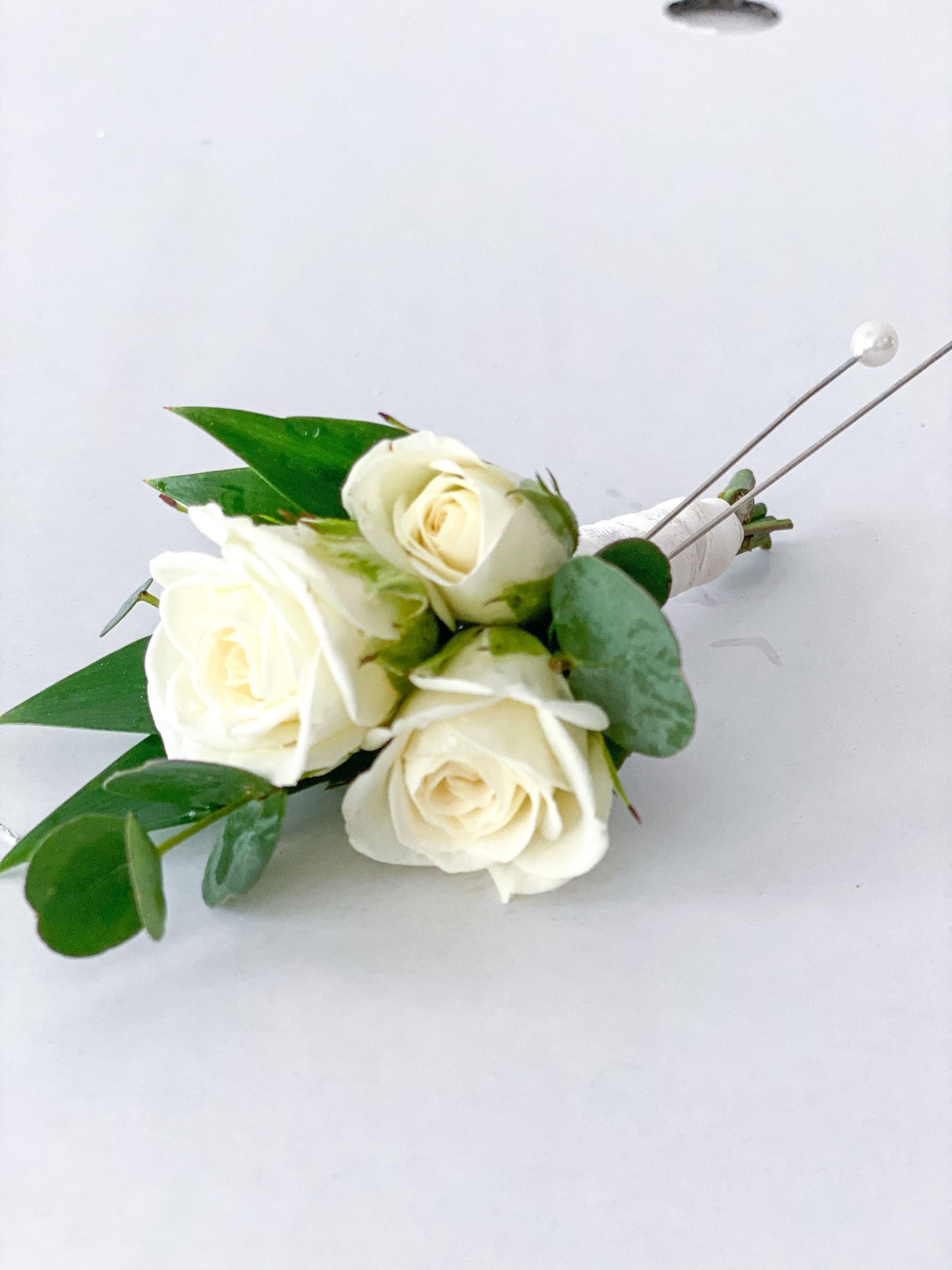 Boutonnieres- The Flower Nook a Toronto Florist using premium flowers that are professionally arranged, hand-delivered throughout Toronto and GTA