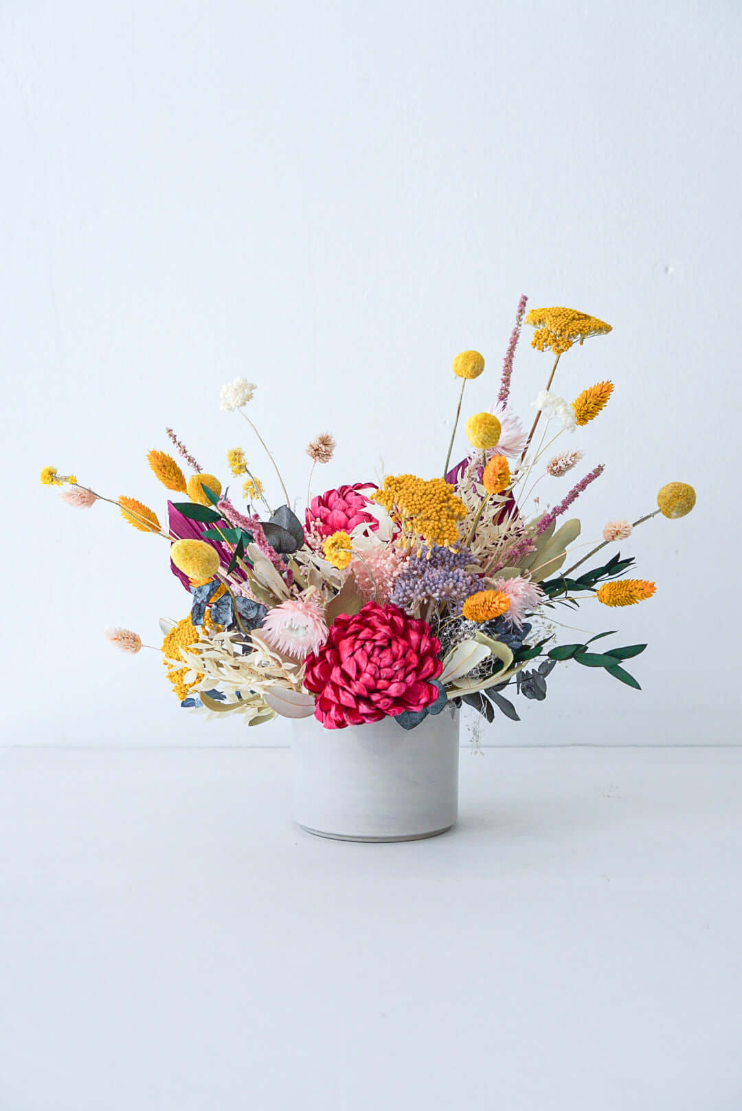 The Flower Nook a Toronto Florist using premium flowers that are professionally arranged, hand-delivered throughout Toronto and GTA