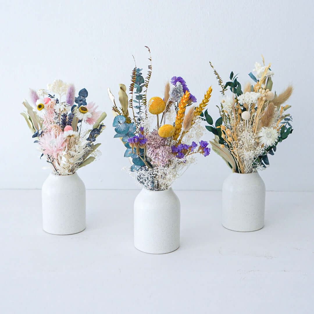 The Flower Nook a Toronto Florist using premium flowers that are professionally arranged, hand-delivered throughout Toronto and GTA