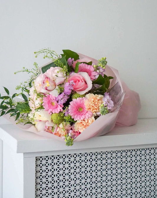 The Flower Nook a Toronto Florist using premium flowers that are professionally arranged, hand-delivered throughout Toronto and GTA