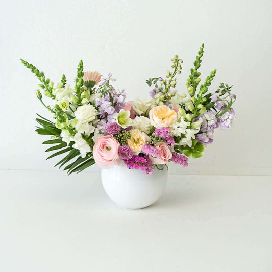 The Flower Nook a Toronto Florist using premium flowers that are professionally arranged, hand-delivered throughout Toronto and GTA