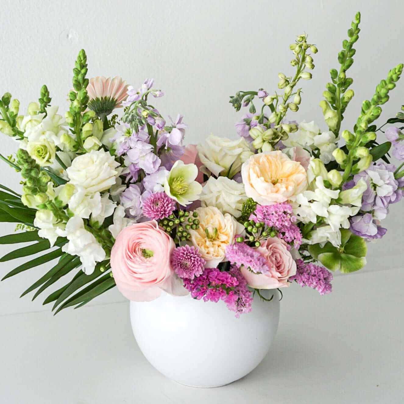 The Flower Nook a Toronto Florist using premium flowers that are professionally arranged, hand-delivered throughout Toronto and GTA