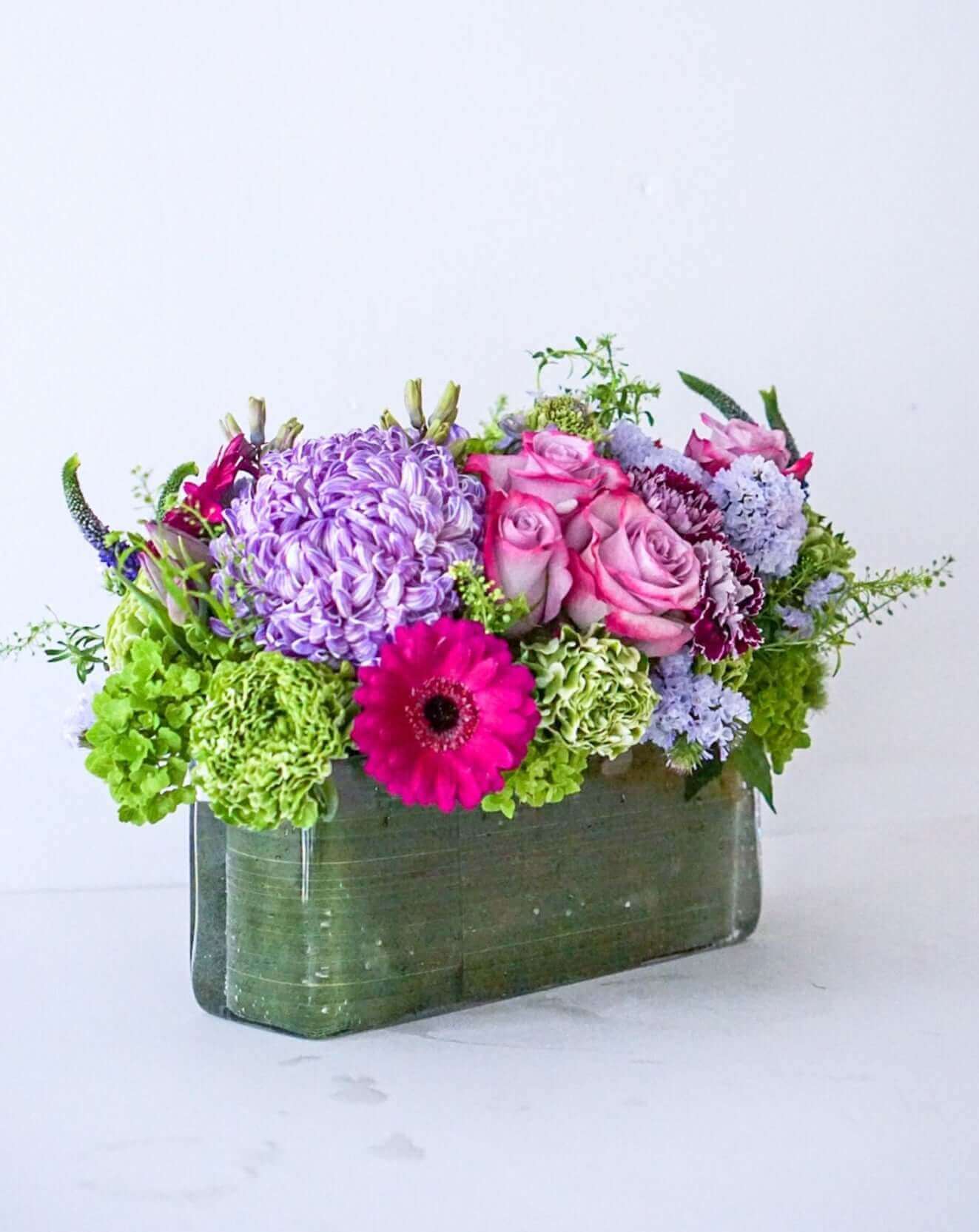 The Flower Nook a Toronto Florist using premium flowers that are professionally arranged, hand-delivered throughout Toronto and GTA