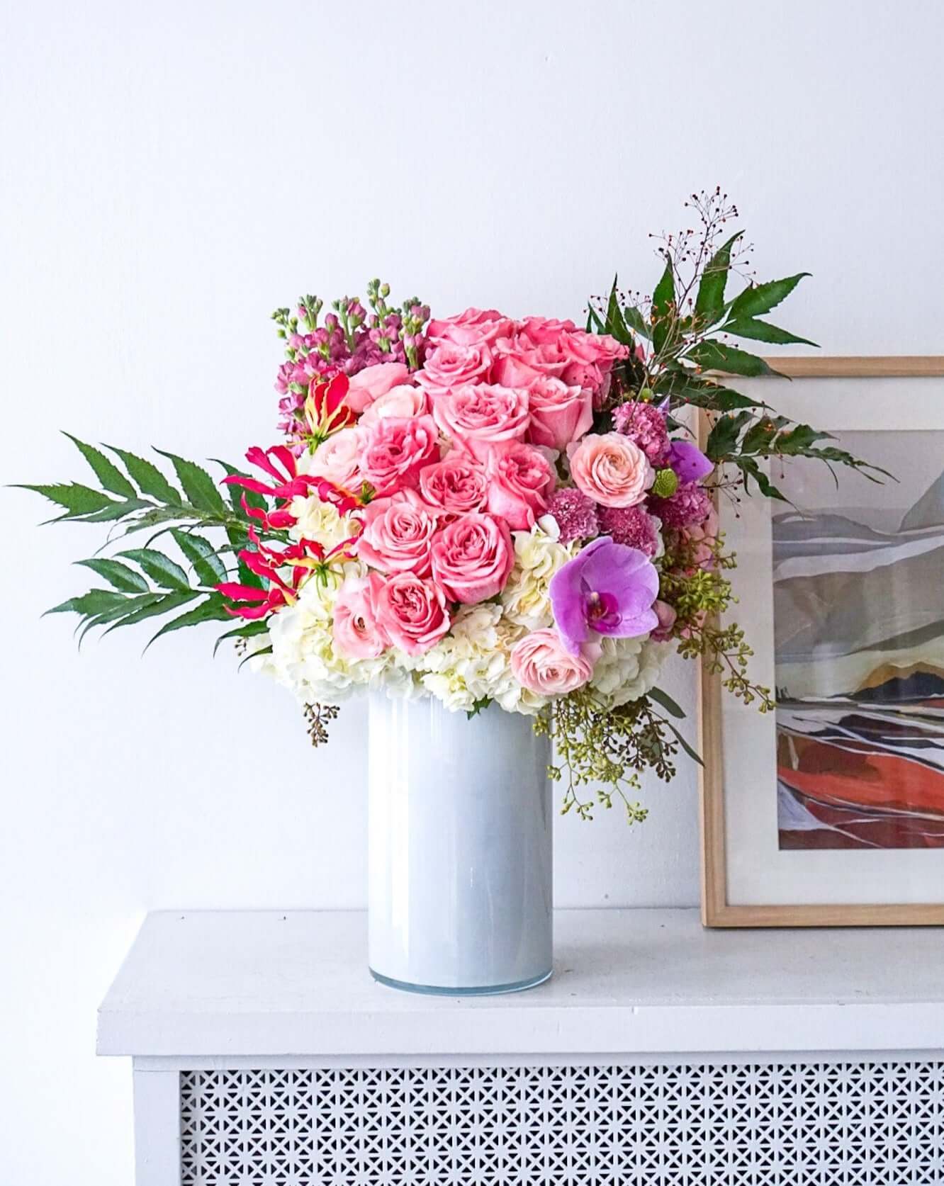 The Flower Nook a Toronto Florist using premium flowers that are professionally arranged, hand-delivered throughout Toronto and GTA
