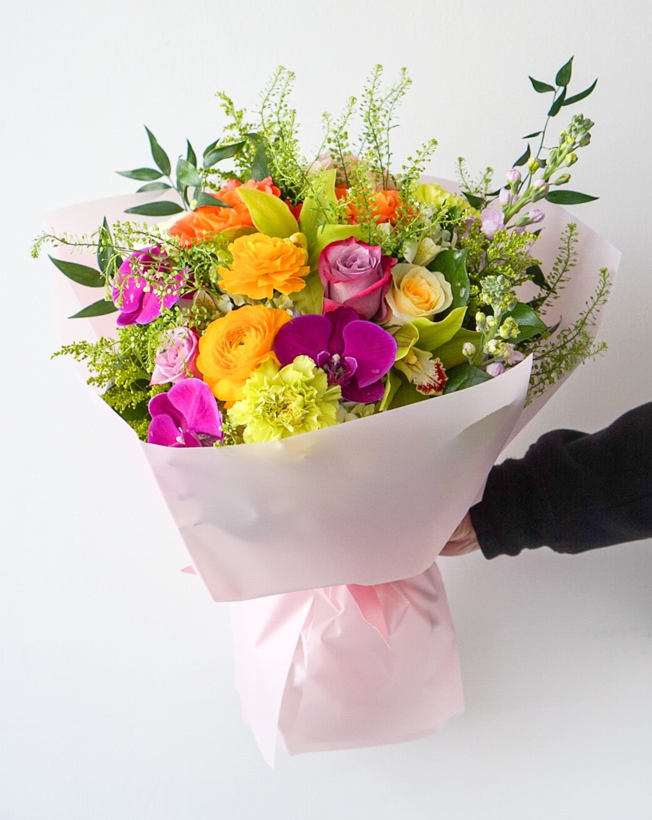 The Flower Nook a Toronto Florist using premium flowers that are professionally arranged, hand-delivered throughout Toronto and GTA