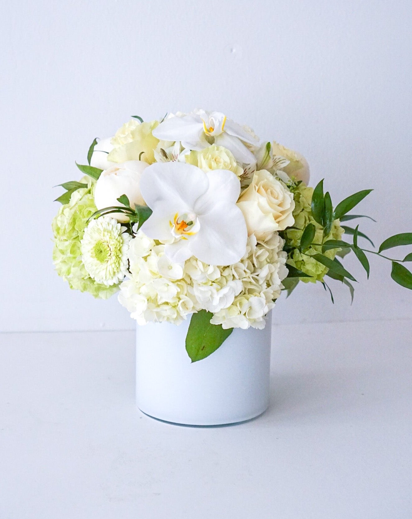 The Flower Nook a Toronto Florist using premium flowers that are professionally arranged, hand-delivered throughout Toronto and GTA