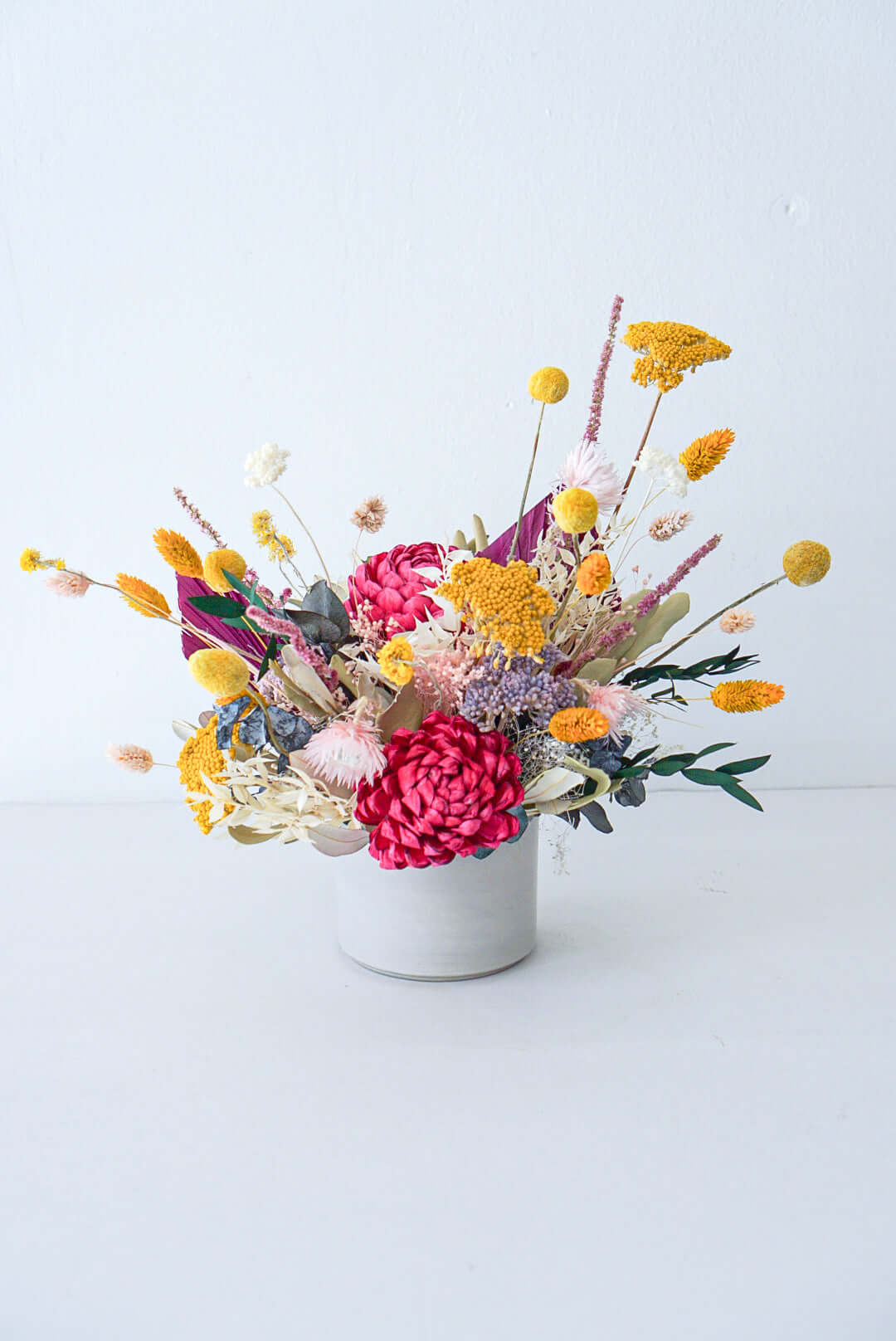 The Flower Nook a Toronto Florist using premium flowers that are professionally arranged, hand-delivered throughout Toronto and GTA