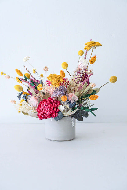 The Flower Nook a Toronto Florist using premium flowers that are professionally arranged, hand-delivered throughout Toronto and GTA