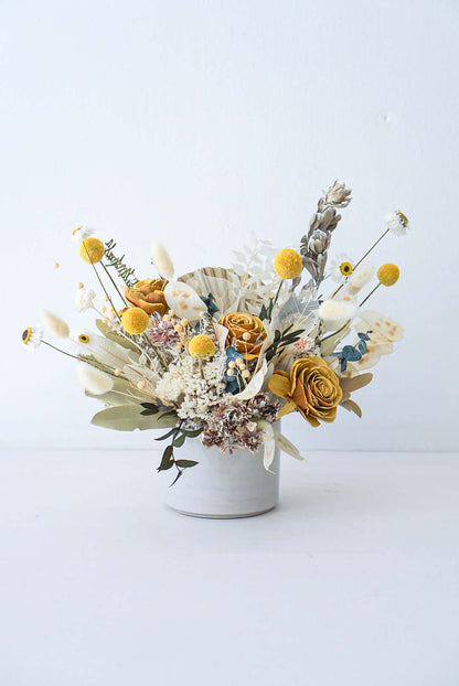 The Flower Nook a Toronto Florist using premium flowers that are professionally arranged, hand-delivered throughout Toronto and GTA