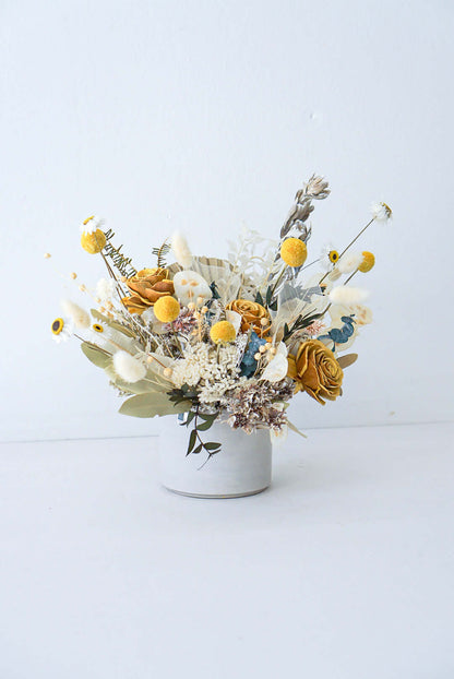 The Flower Nook a Toronto Florist using premium flowers that are professionally arranged, hand-delivered throughout Toronto and GTA