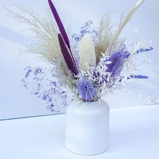 The Flower Nook a Toronto Florist using premium flowers that are professionally arranged, hand-delivered throughout Toronto and GTA