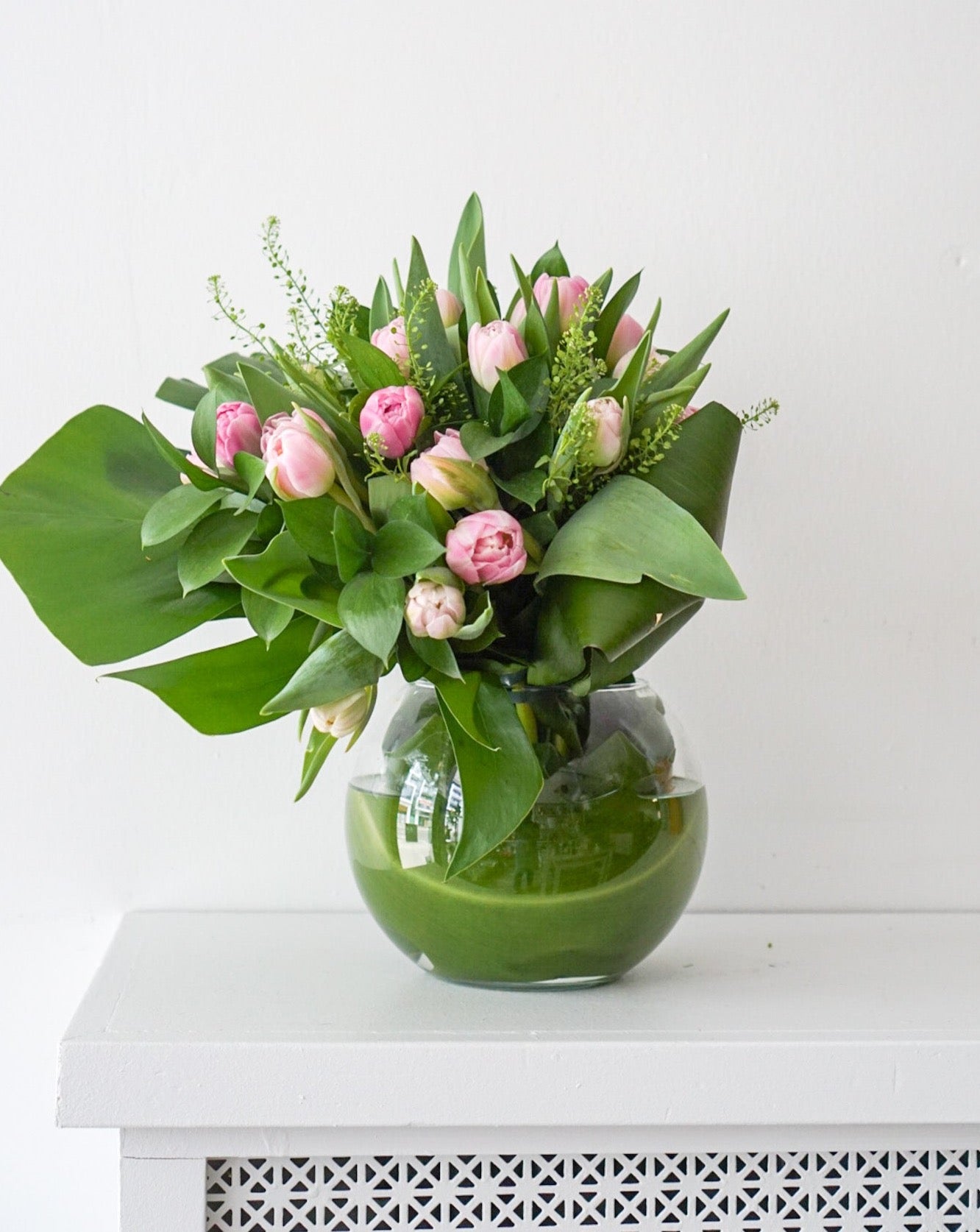 The Flower Nook a Toronto Florist using premium flowers that are professionally arranged, hand-delivered throughout Toronto and GTA